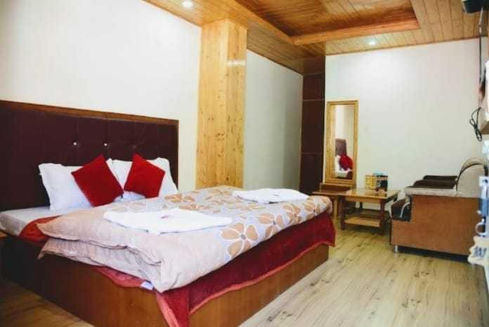 Himalayan Palace Hotel Manali  Ngoại thất bức ảnh